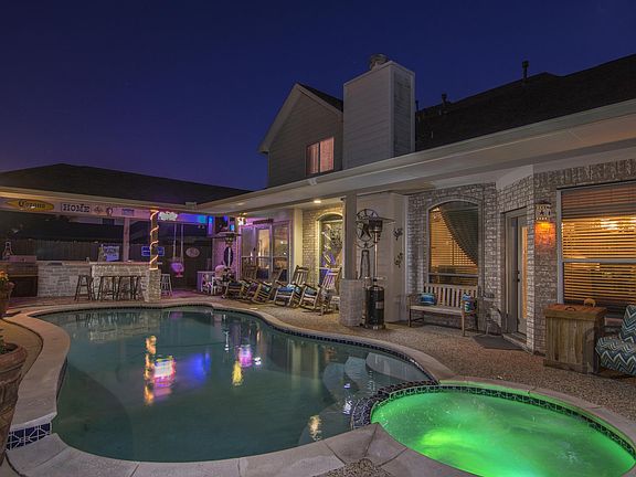 3rd image of 3801 Ashwood Cir