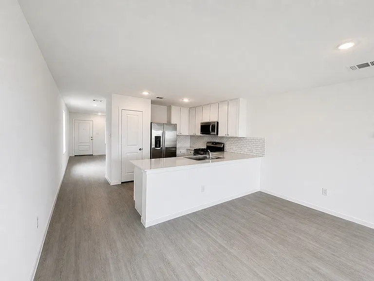 3521 Hilts Trl — Photo 5