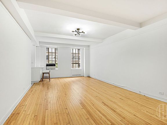 4th image of 333 W 56th St APT 3H