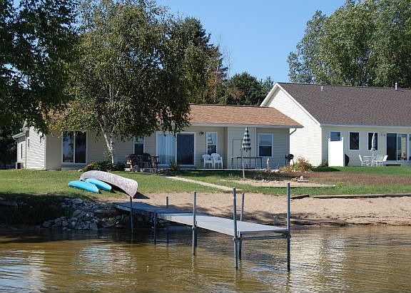 3rd image of 7298 Holiday Dr