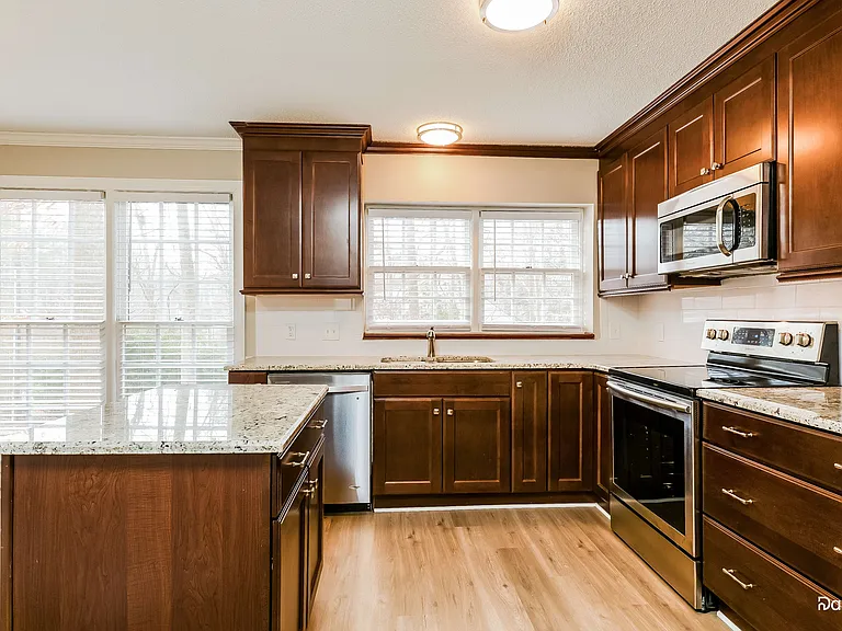 1 Spring Oak Dr — Photo 2