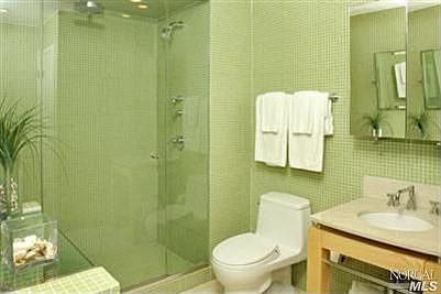 5th image of 317 29th St APT 203