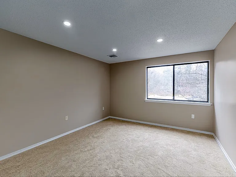 48A311 Avonwood Rd #311 — Photo 11