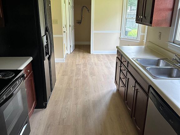5th image of 161 NW Raspberry Way