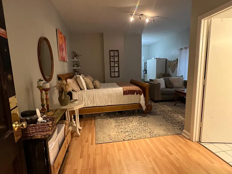 3443 N Broadway St #1E — Photo 1