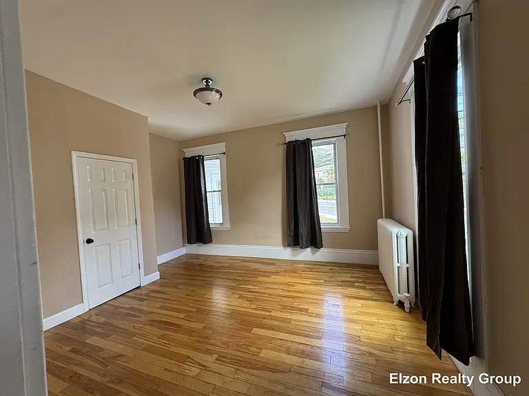 249 Foster St #A — Photo 4