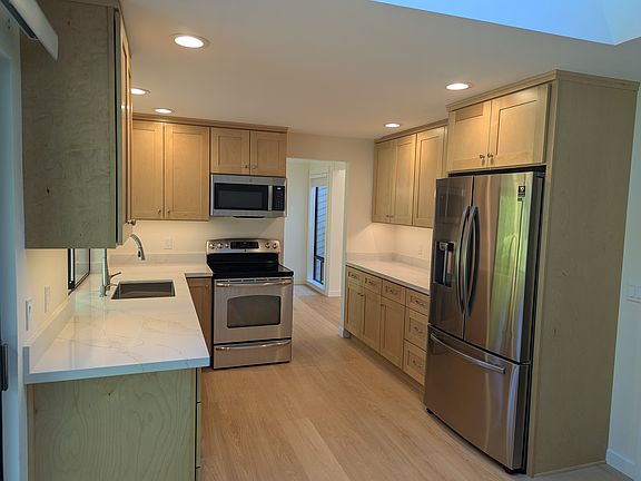 5th image of 15844 SE 47th St