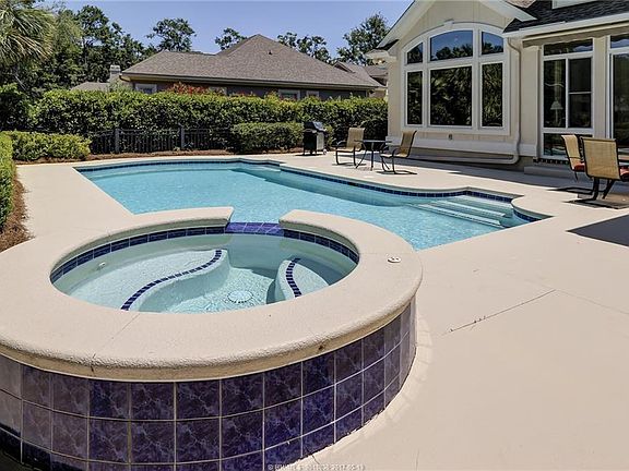 5th image of 608 Colonial Dr