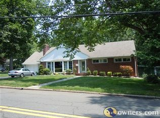 1001 Eastlawn Dr, Teaneck, NJ 07666