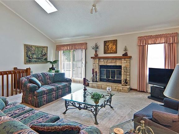 4th image of 501 NE Bordner Dr