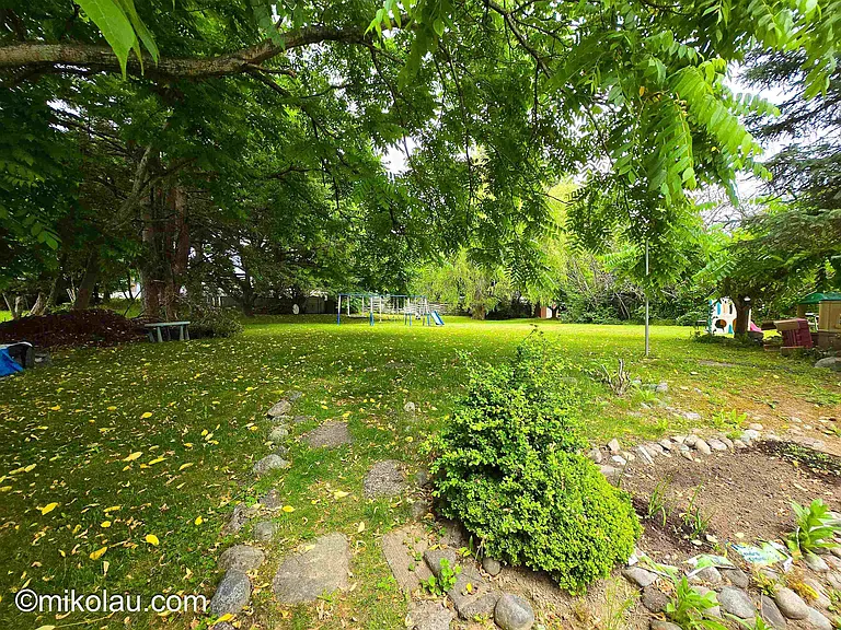 377X Burke St — Photo 9