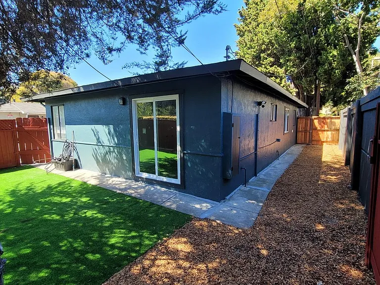 638 N Whisman Rd — Photo 9