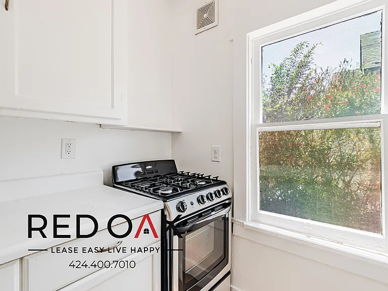 1559 N Hill Ave #7 — Photo 11
