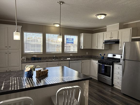 5th image of 917 S Oak Brook Pl