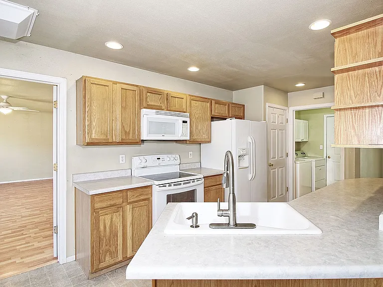 850 Henry Cir — Photo 19