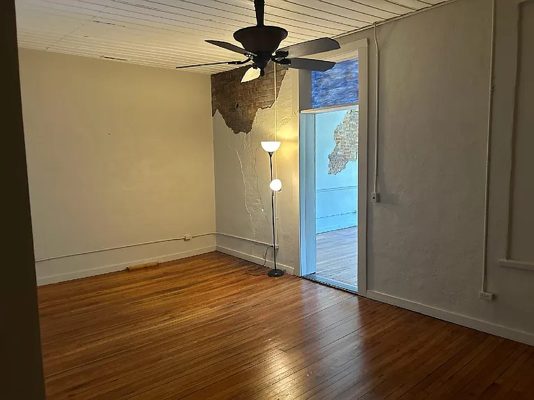 111 N Sycamore St #B — Photo 8