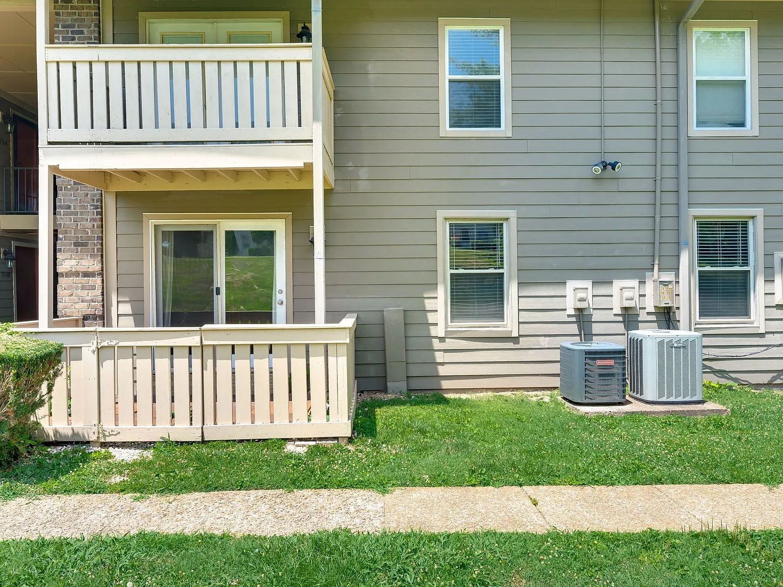 2 bed, 1.0 bath, 918 sqft, $1,500 — Photo 4