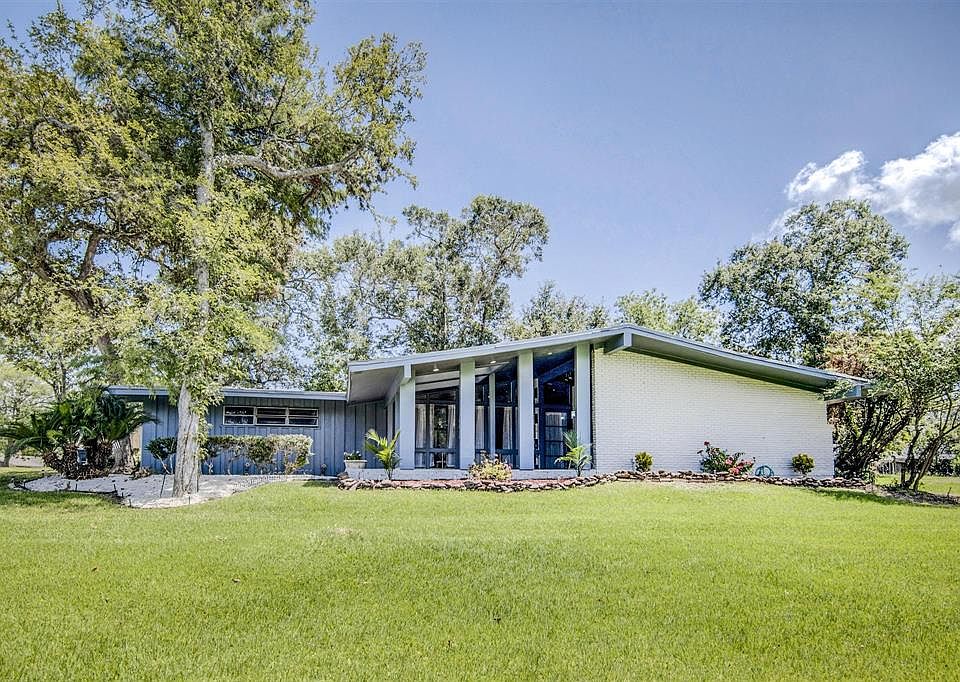1st image of 428 Azalea Dr