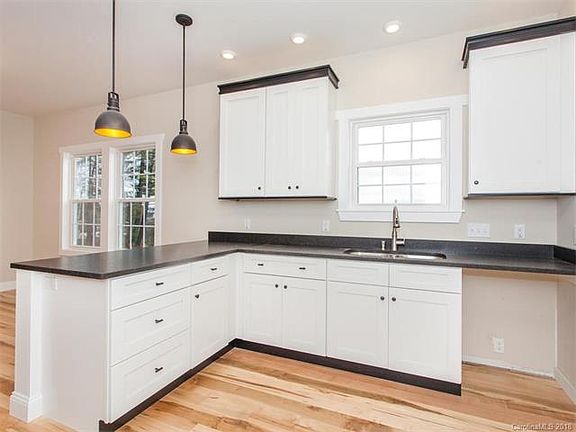3rd image of 558 Toms Hill Dr