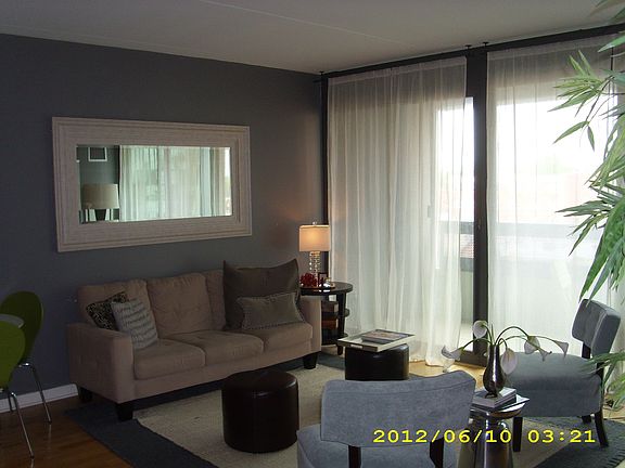 4th image of 900 Chicago Ave Unit 405
