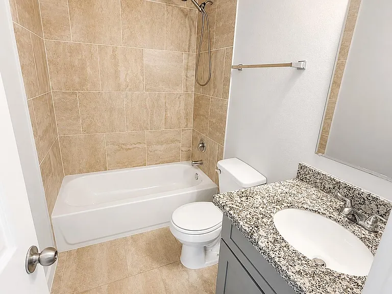 7412 Pond St #B — Photo 4