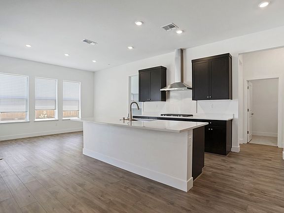 4th image of 558 River Bend Dr