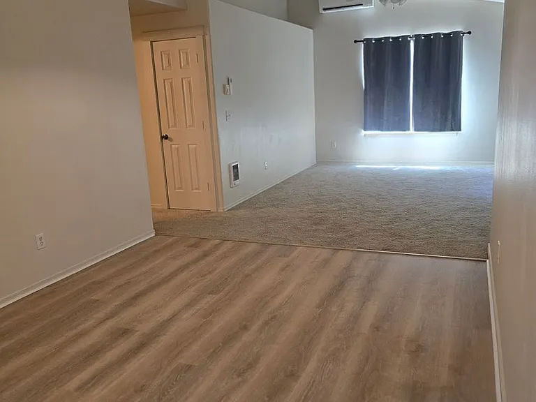 803 SE Kierra Pl — Photo 1