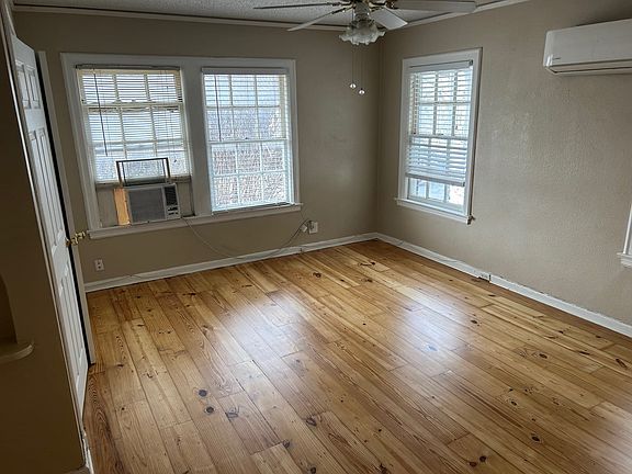 4th image of 4026 Holland Ave APT 7