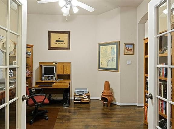 3rd image of 308 Lottie Ln