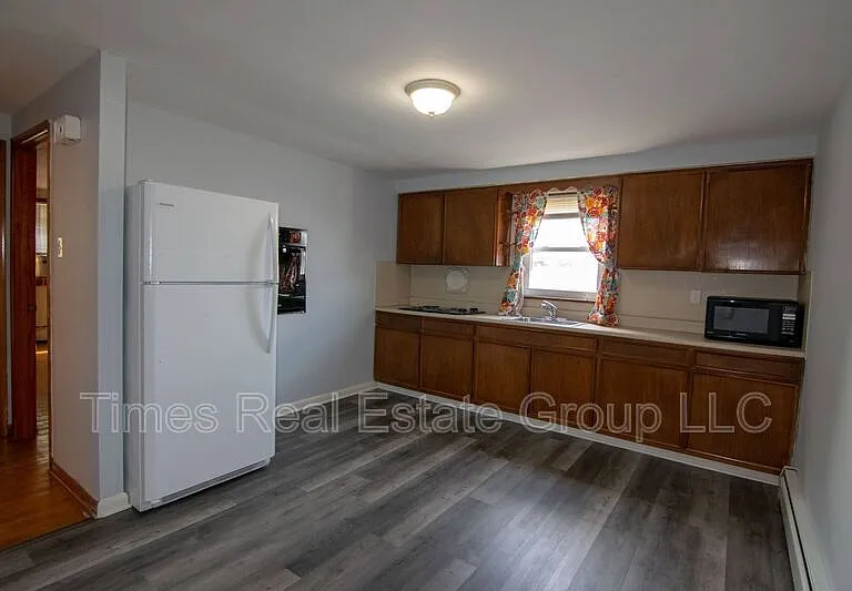 708 Carmen Dr #B — Photo 6