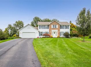 6 Brackley Cir, Fairport, NY 14450