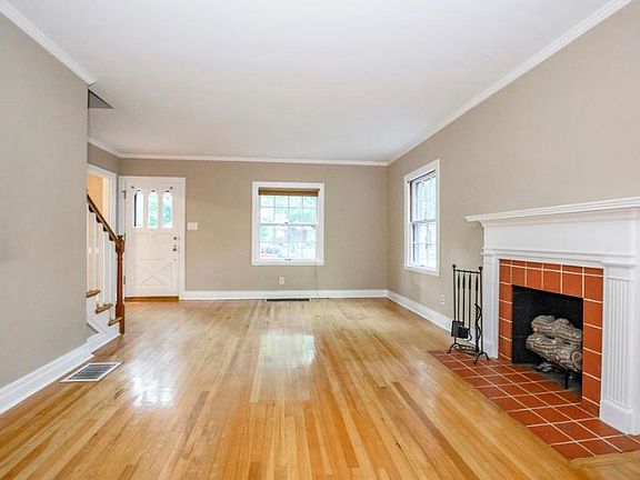 3rd image of 419 Henry Clay Blvd