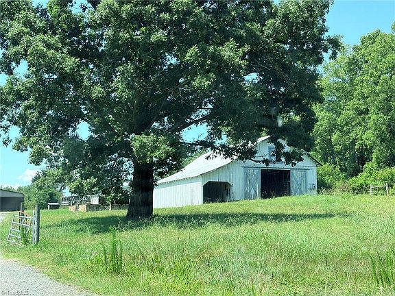 5th image of 5499 State Highway 89 W