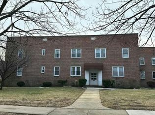 153 Smith St APT F-26, Freeport, NY 11520
