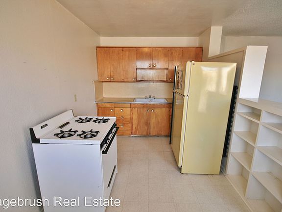 3rd image of 2800 N Prince St APT 8