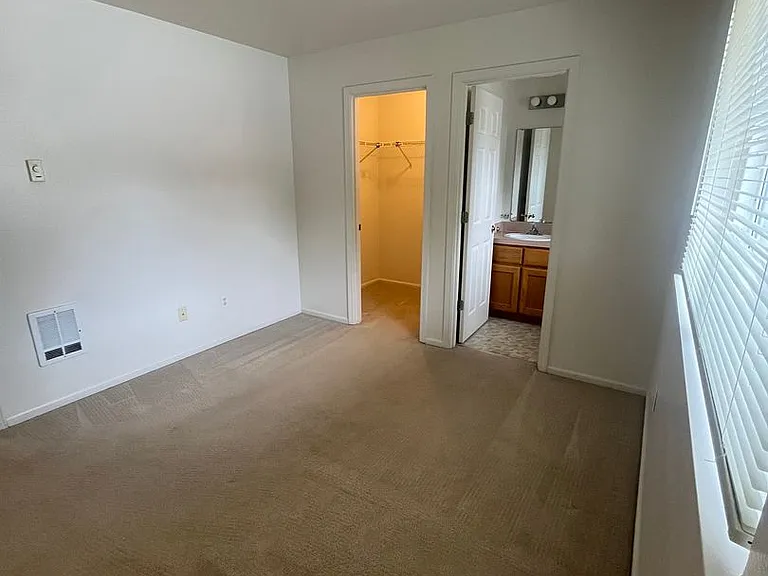 1683 Ono Ave — Photo 9