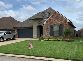 411 Birchview Dr, Broussard, LA 70518