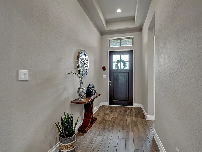 476 Tobacco Pass — Photo 2