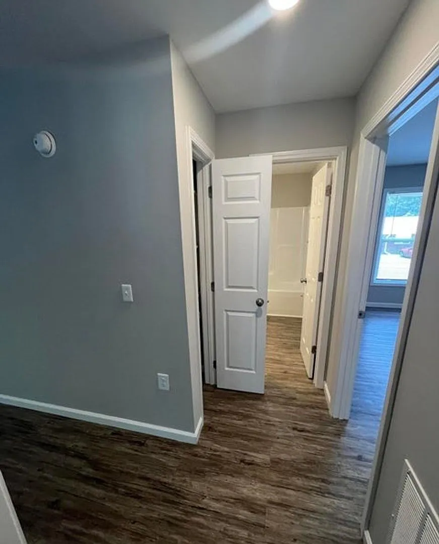 1804 Parkwood Lane — Photo 4
