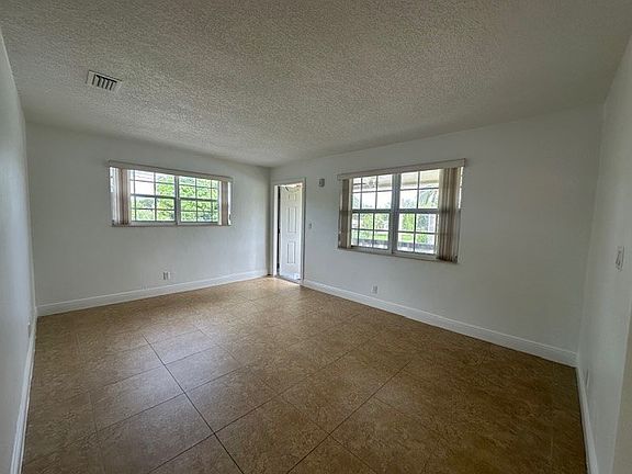 4th image of 2900 NE 17th Ave #44314cd21