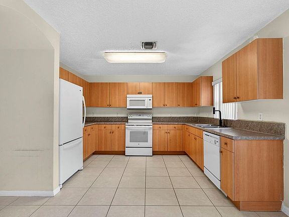 4th image of 662 Perdido Heights Dr