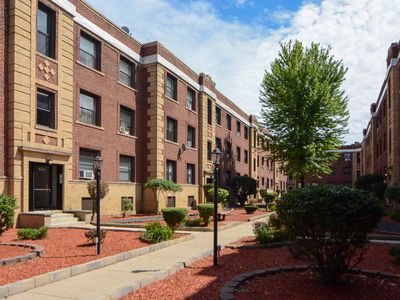 819 W Waveland Ave APT 1N, Chicago, IL, 60613
