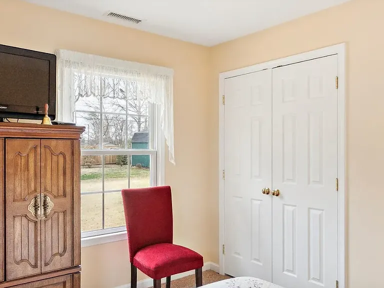 111 Maple Ln — Photo 19