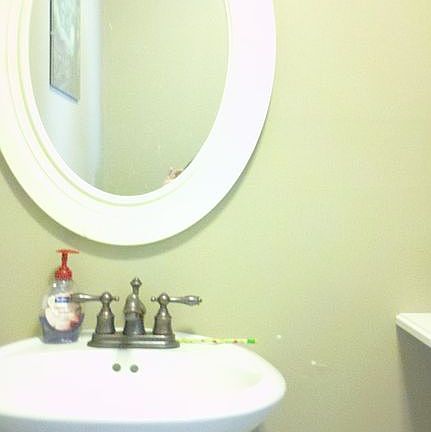 1/2 Bath