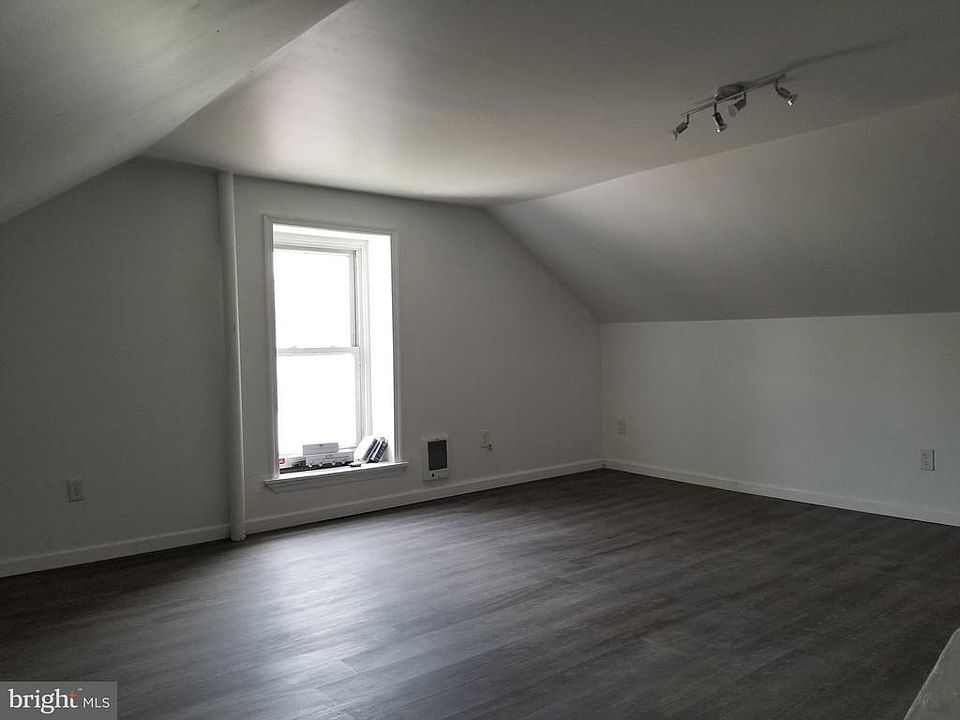 2nd image of 71 Beech St #2