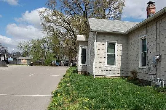 2103 Logan Ave photo 1