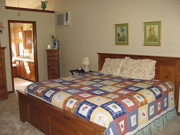 Spacious master w/ large closet and 5 piece bath!