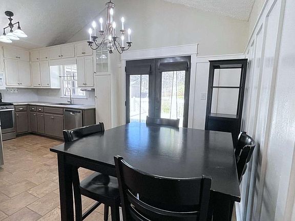 3rd image of 104 Paces Lakes Rdg