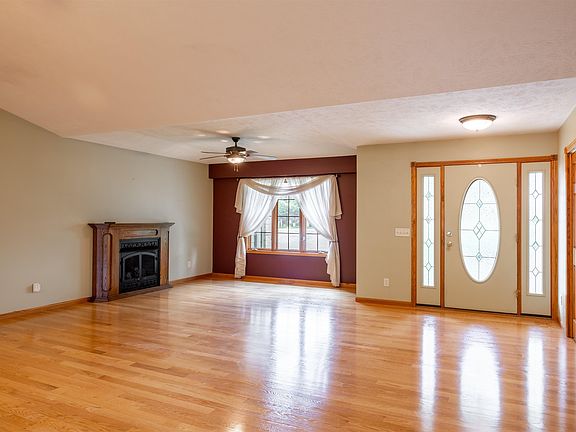 3rd image of 3425 E Cedar Hills Dr