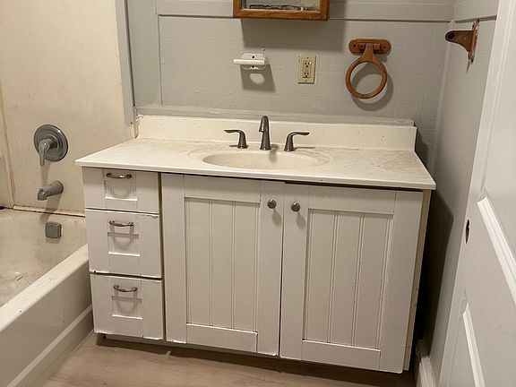4th image of 2 Snyder Ave #1B